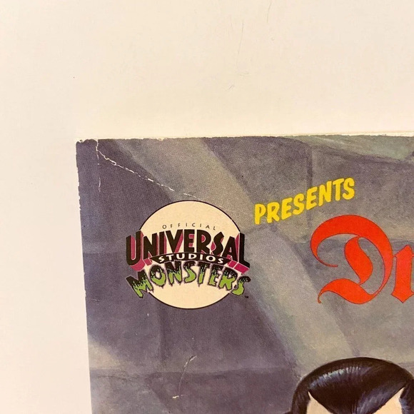 Vintage 1992 Universal Studios Monsters Presents Dracula Book Missing Poster - Picture 12 of 16